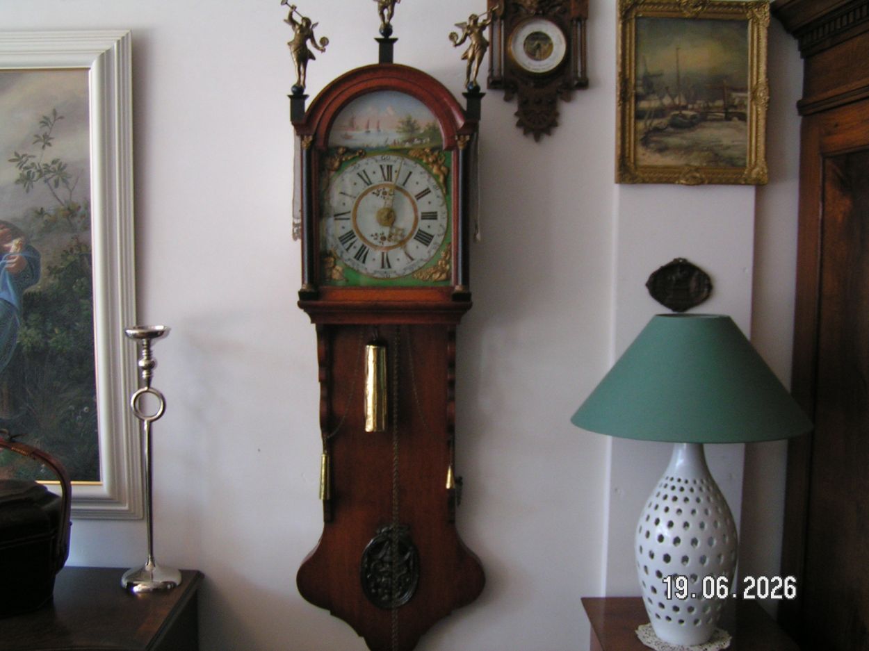 artikelnr. 16020119 Antieke Friese Staartklok in Uitmuntende Staat. prijs €695,- euro
