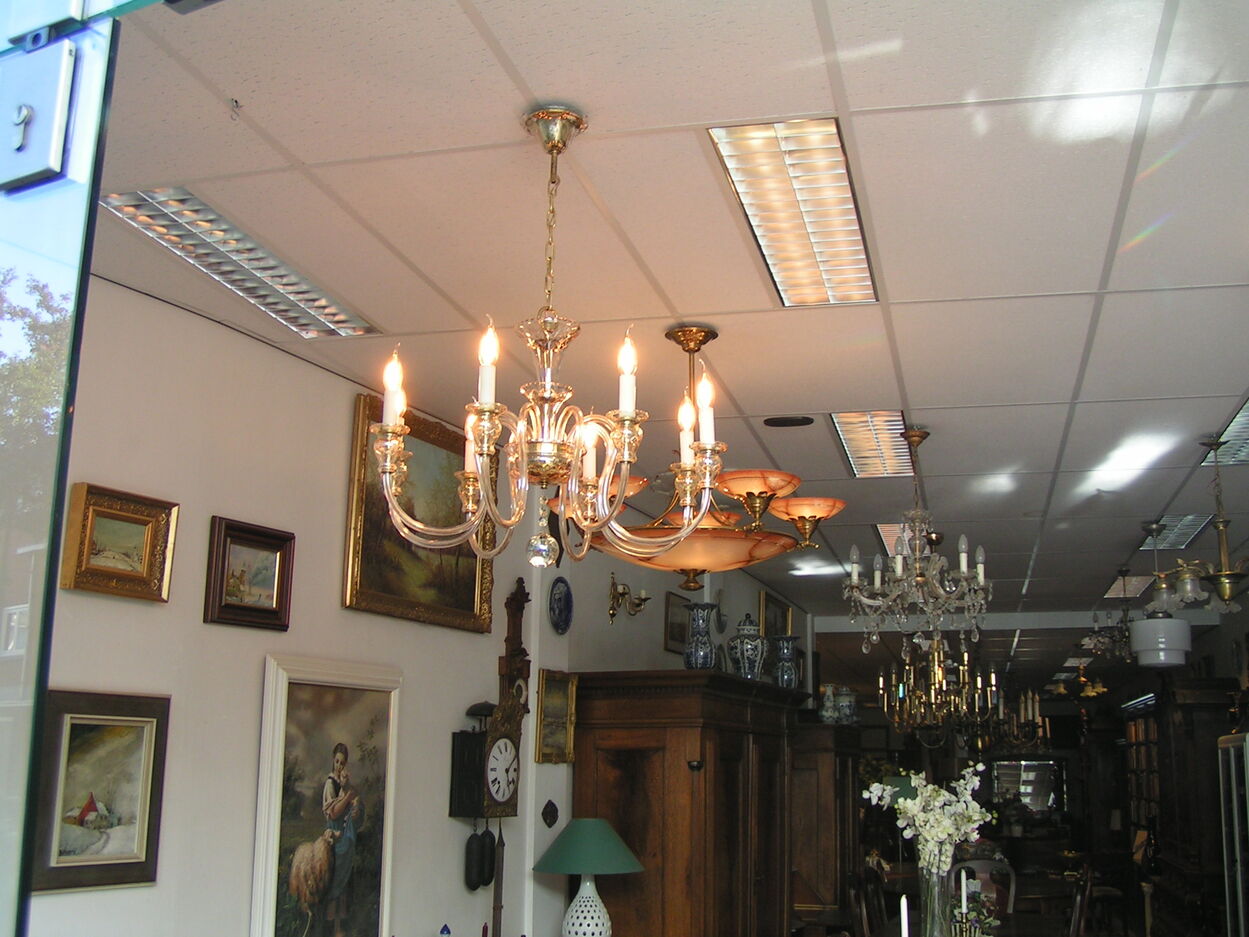 artikelnr. 1602029 Kristatallen Bohemische Kroonluchter, jaren 50 - 60 in Nieuwstaat!
