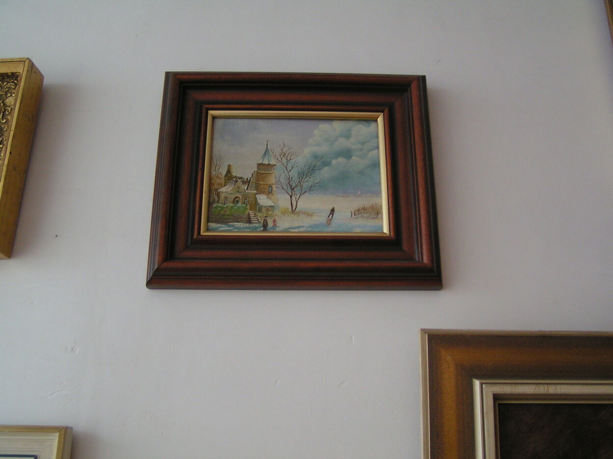 artikelnr 1602040 Zeer Mooi Klein Schilderij op Paneel Olieverf Winter Landschap prijs €149,- euro
Afm B 38 H 32 cm
