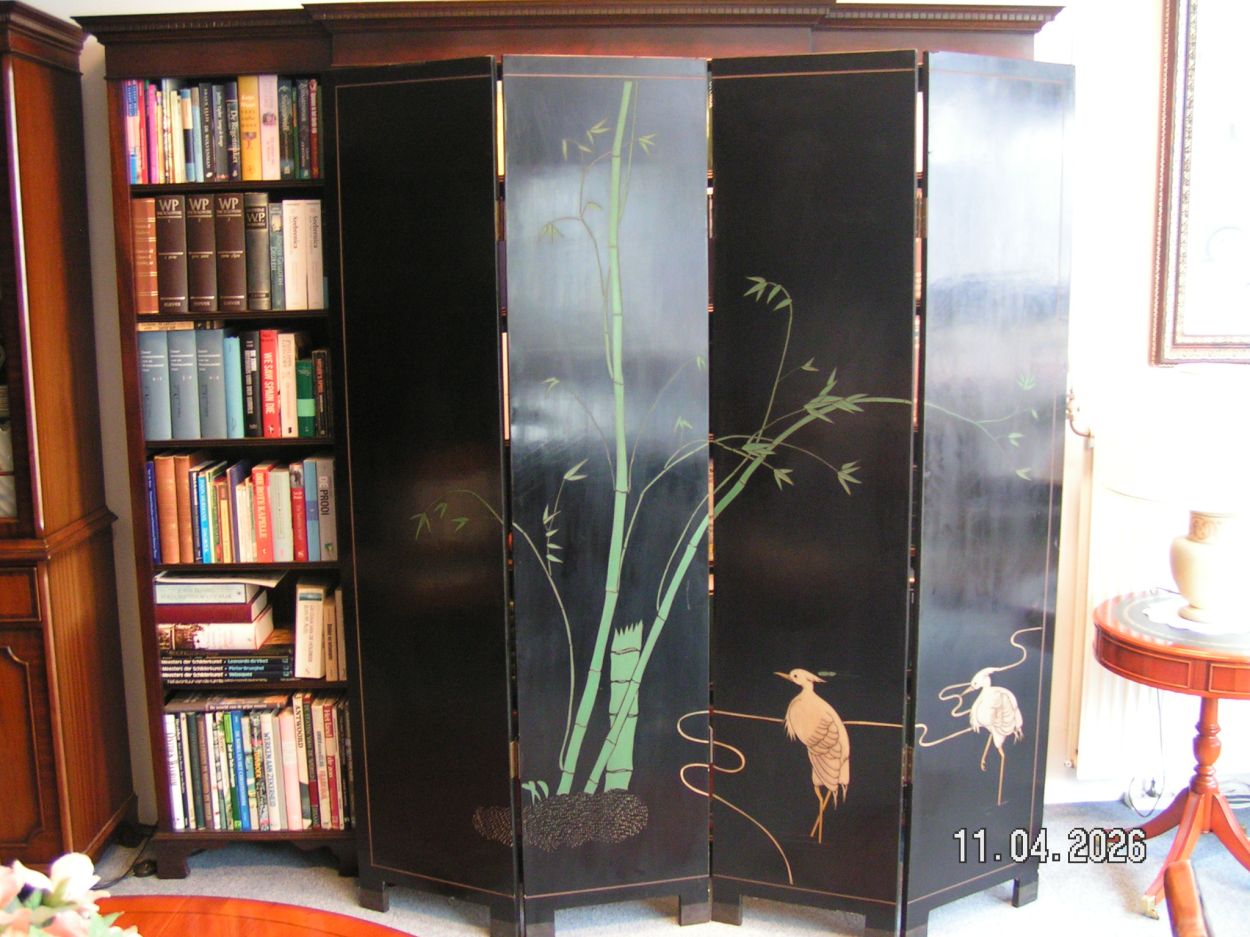 artikelnr. 16020111 Chinees Kamerscherm met Vogels en Lotusmotief in Zeer Goede Staat. prijs €995,- euro
