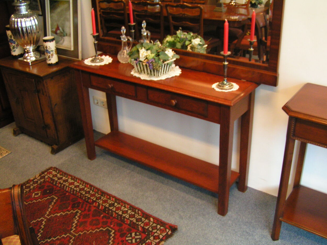 artikelnr. 1602034 Massief Eikenhouten Sidetable in Nieuwstaat! vraagprijs €195,- euro
Afm B 1.20 D 35 H 76 cm
