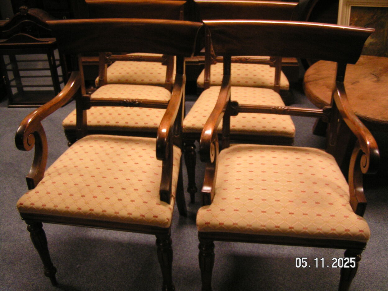 artikelnr. 1602046 6 Massief Mahoniehouten Stoelen waar van 2 armstoelen Regency style in Nieuwstaat prijs €1450,- euro
