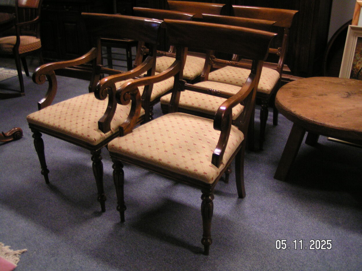 artikelnr. 1602046 6 Massief Mahoniehouten Stoelen waar van 2 armstoelen Regency style in Nieuwstaat prijs €1450,- euro
