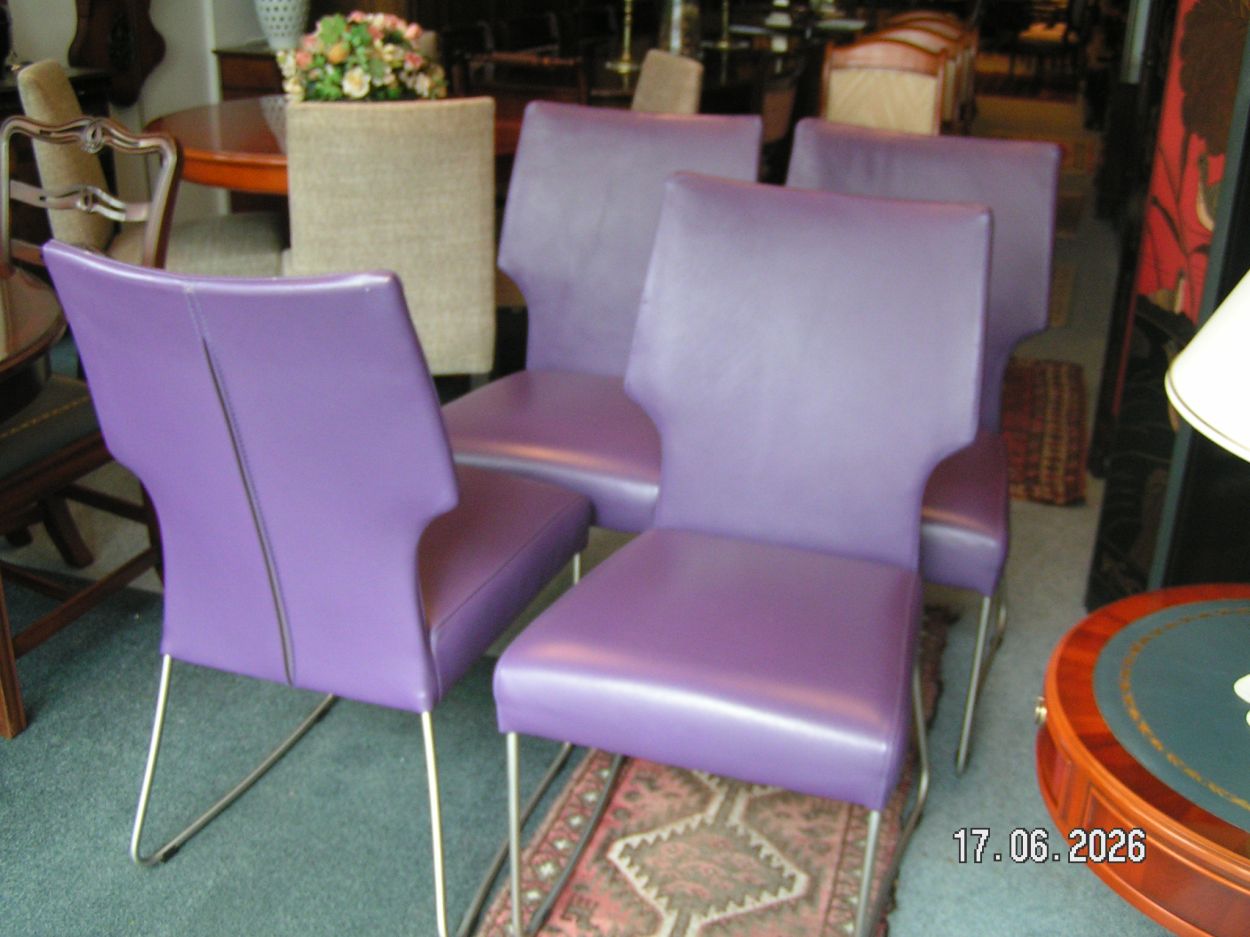 artikelnr. 16020115 Bert Plantagie 4 Design Stoelen Bekleed met Leer in Nieuwstaat prijs €695,- euro.
